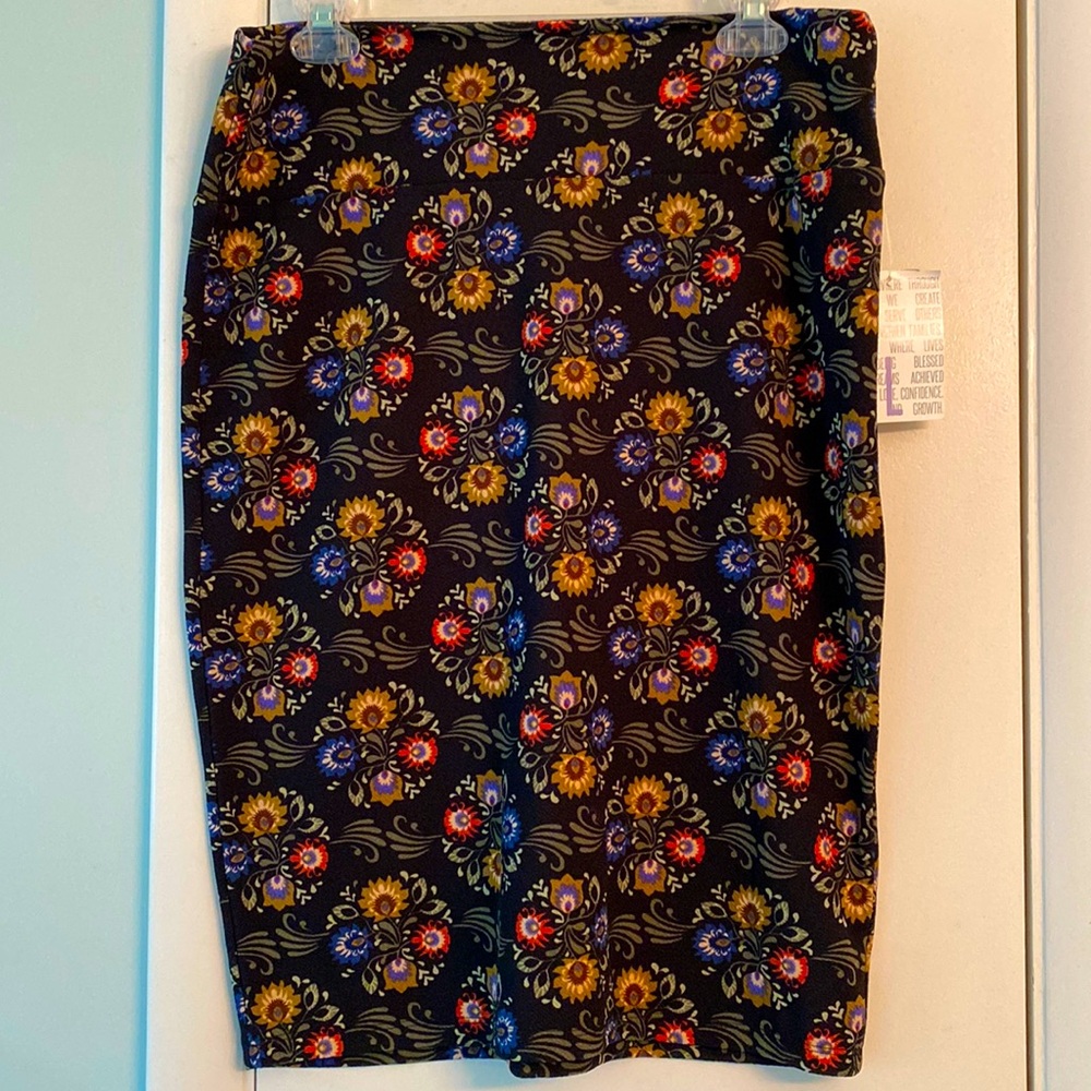 NWT LuLaRoe  Pencil Skirt Size Large